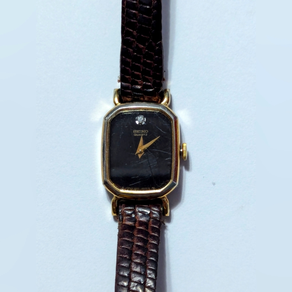 (935)Vintahe Seiko (1400-5309)Women’s Gold Tone Diamond Accent Watch Lizard Band